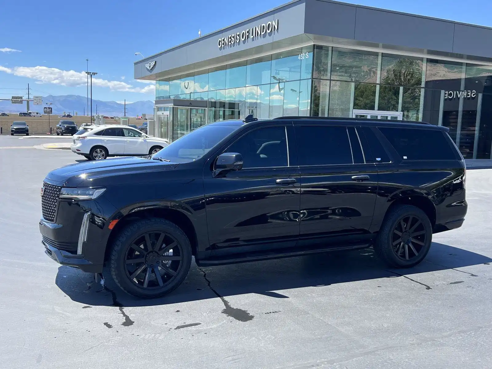 2022 Cadillac Escalade ESV 4WD Premium Luxury's photo