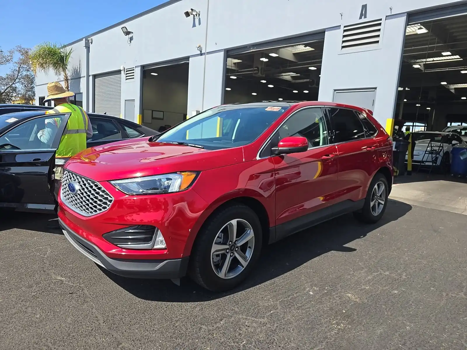 2024 Ford Edge SEL AWD's photo