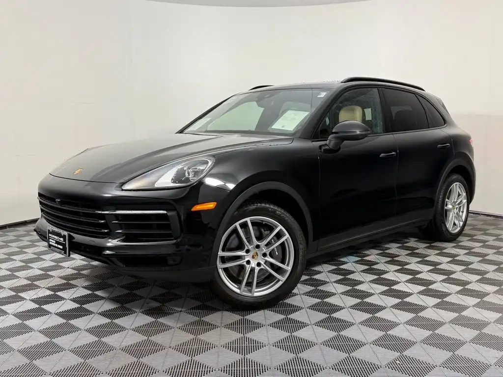 2023 Porsche Cayenne Platinum Edition's photo
