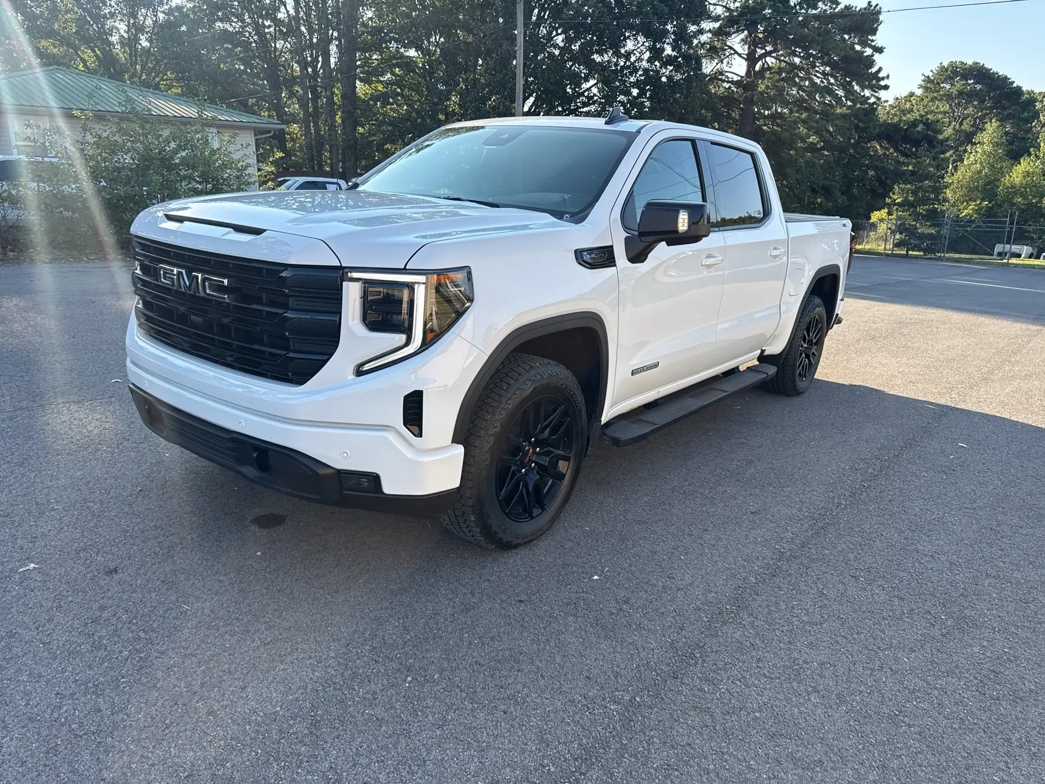 2024 GMC Sierra Elevation 4WD Crew Cab Standard Box's photo
