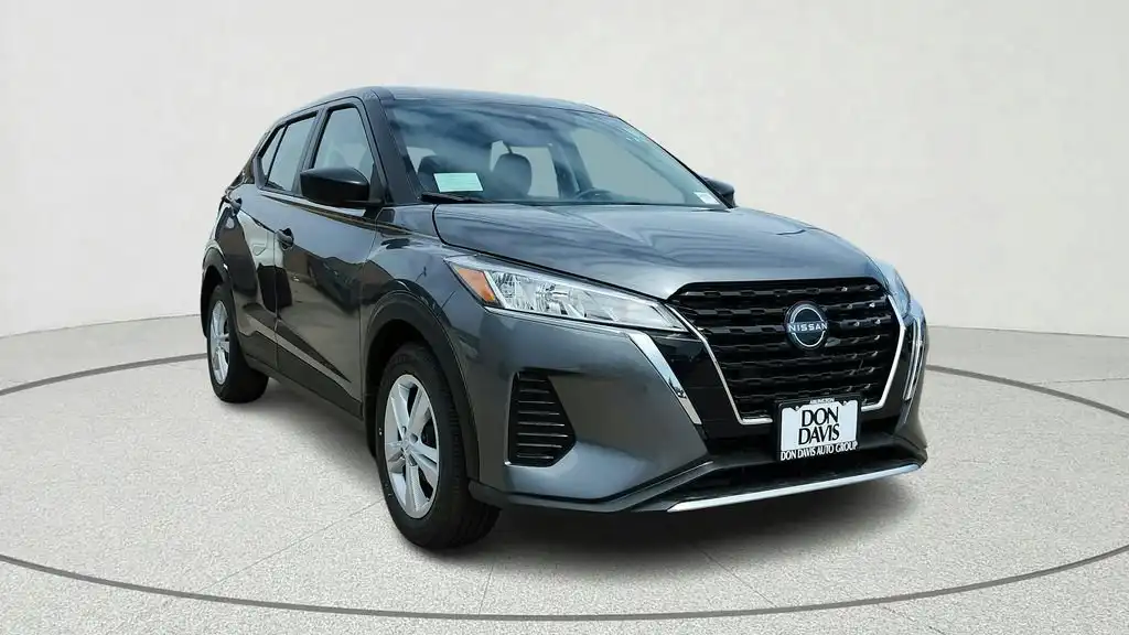 2025 Nissan Kicks Play 1.6 FWD's photo