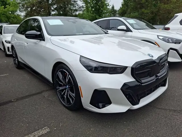 2024 BMW i5 M60 xDrive Sedan photo 3