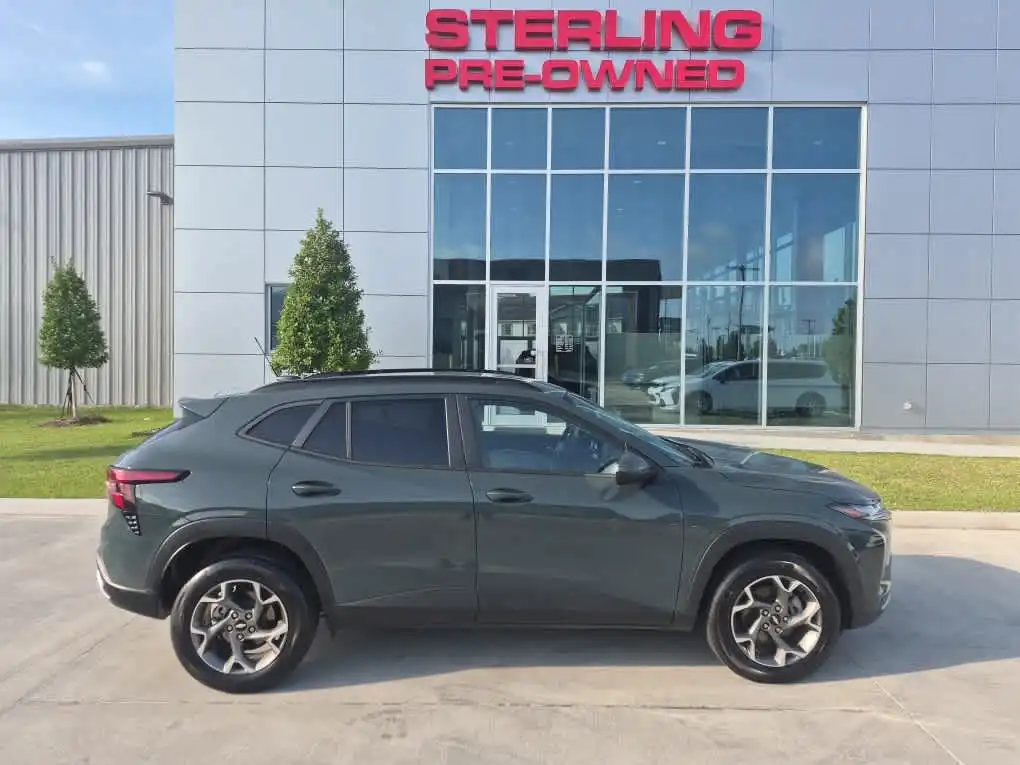 2025 Chevrolet Trax LT's photo