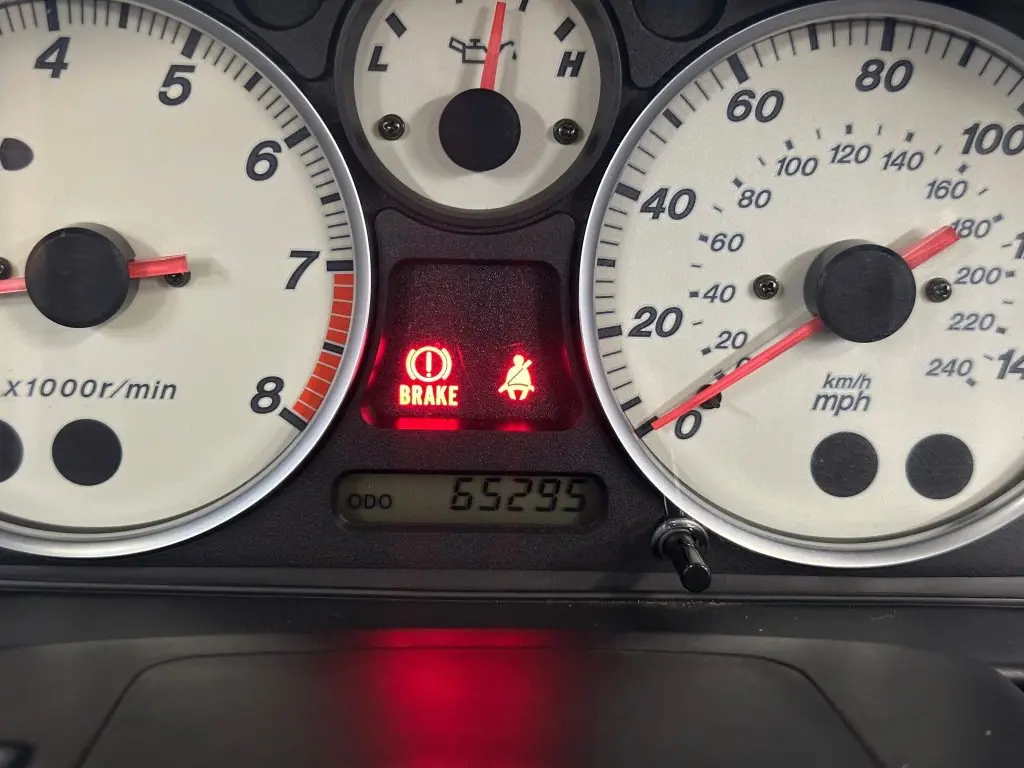 2004 Mazda MX-5 Miata LS photo 3