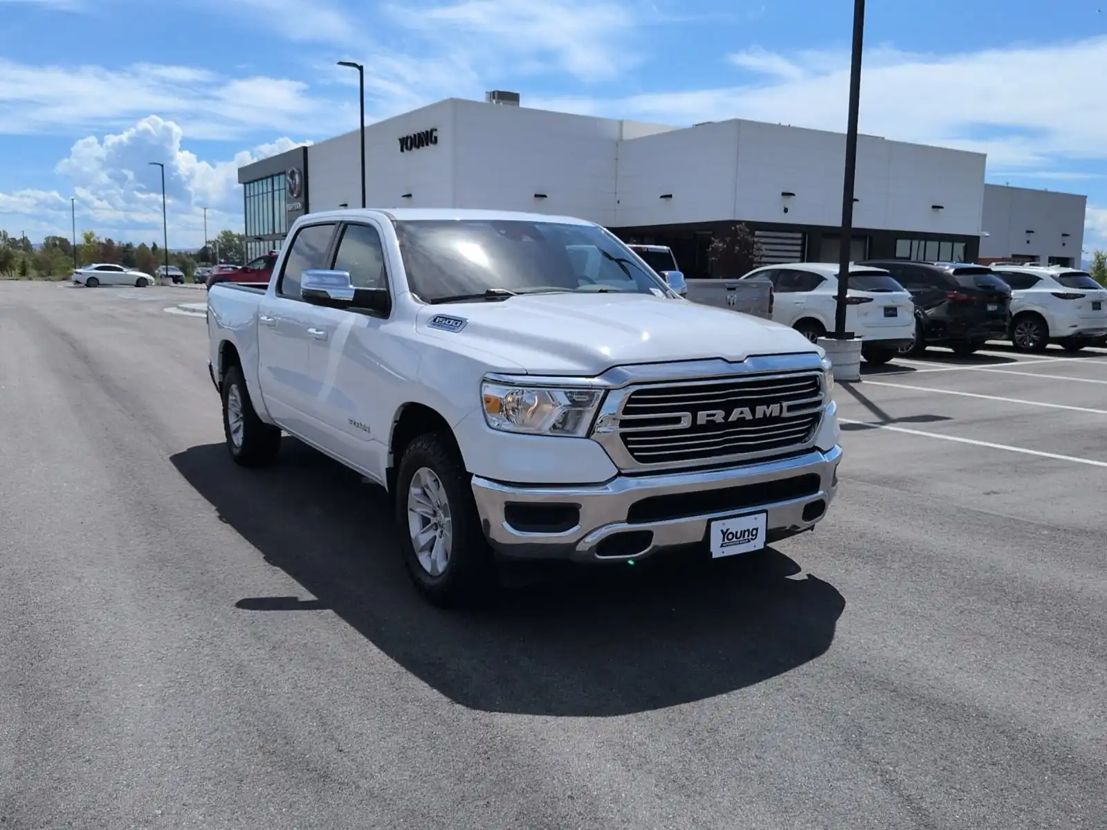 2024 RAM 1500 Laramie 4x4 Crew Cab 5'7's photo