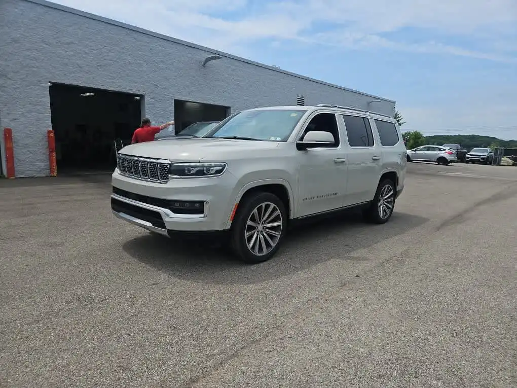 2022 Jeep Grand Wagoneer Series II 4WD's photo