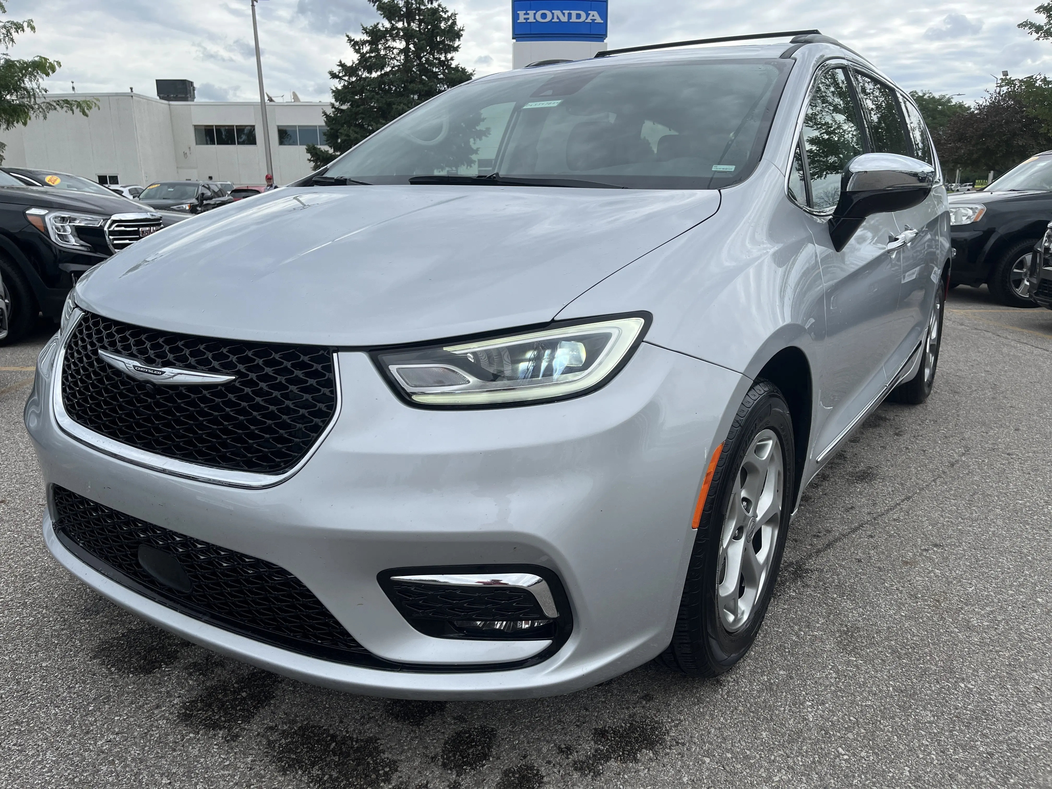 Vehicle Image 2