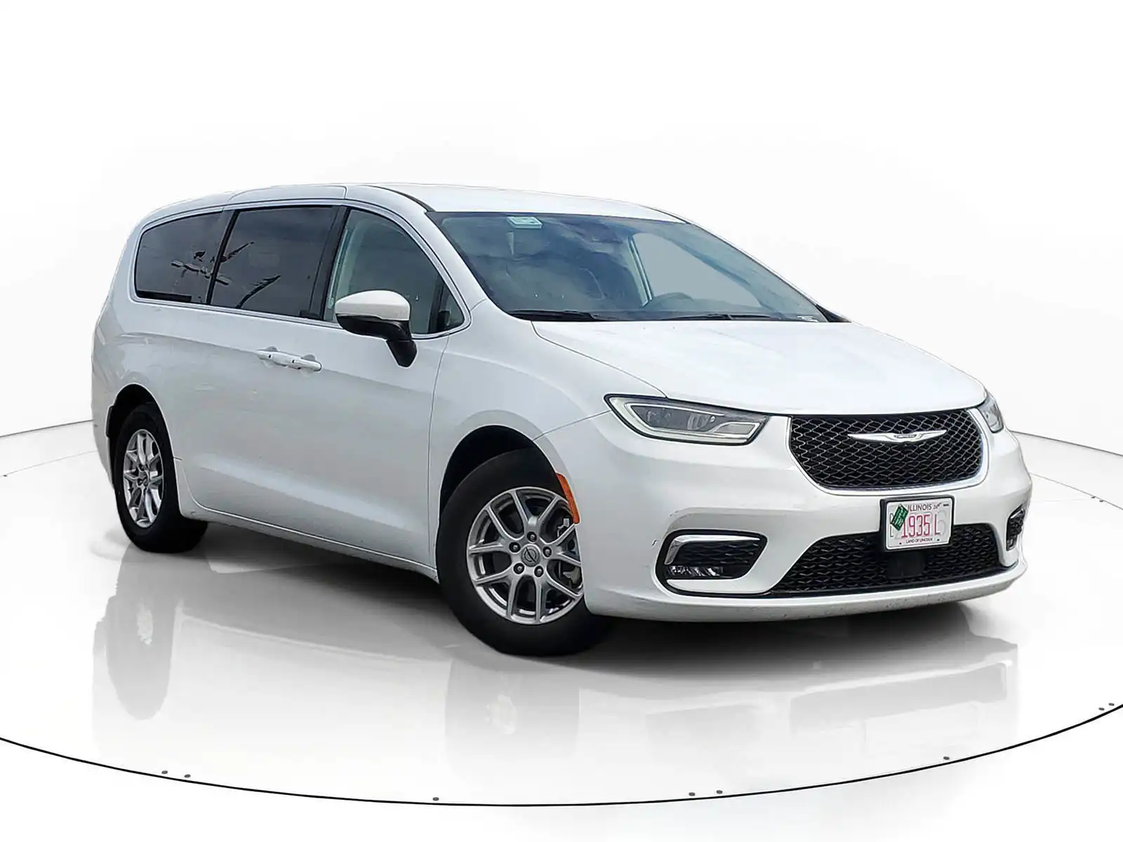 2023 Chrysler Pacifica Touring L's photo