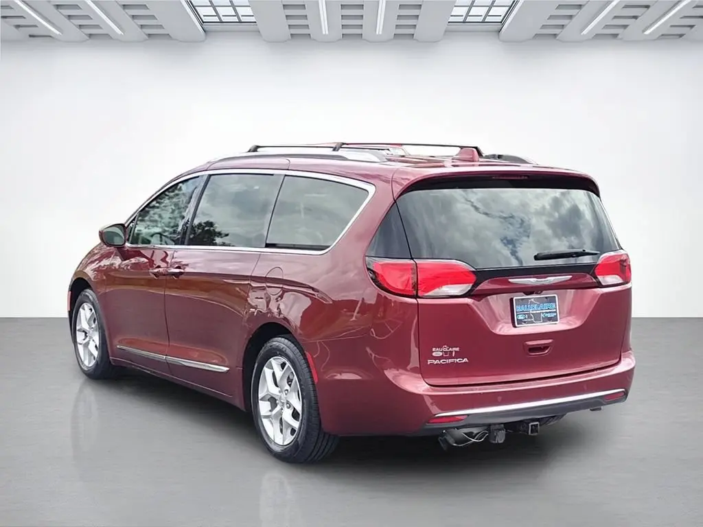 2018 Chrysler Pacifica Touring L photo 5