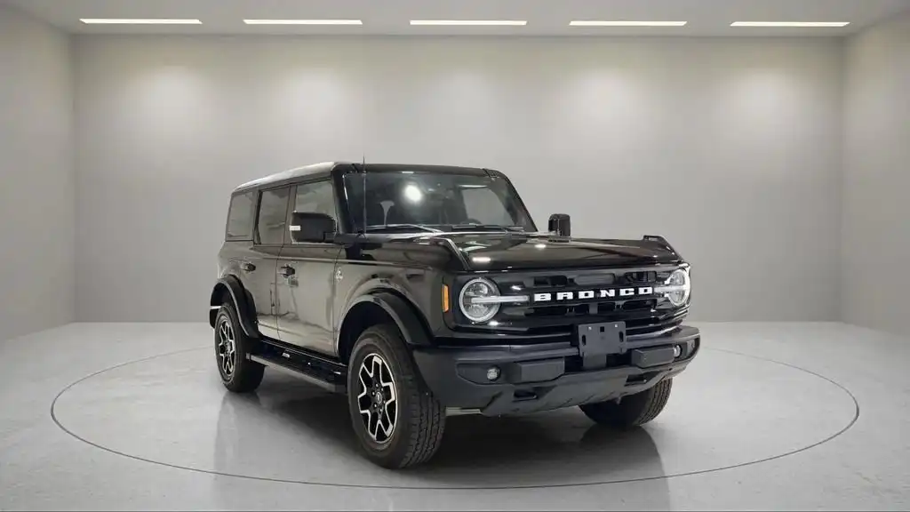 2024 Ford Bronco Outer Banks 4x4's photo