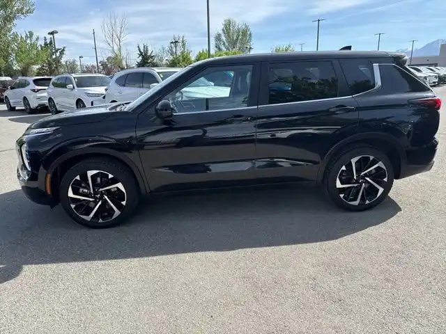2024 Mitsubishi Outlander SE S-AWC's photo