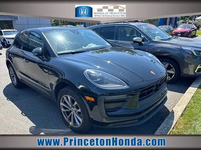 2023 Porsche Macan Base's photo