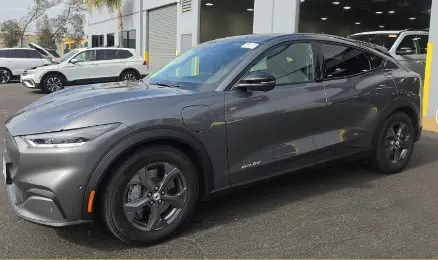 2023 Ford Mustang-Mach-e Select photo 3