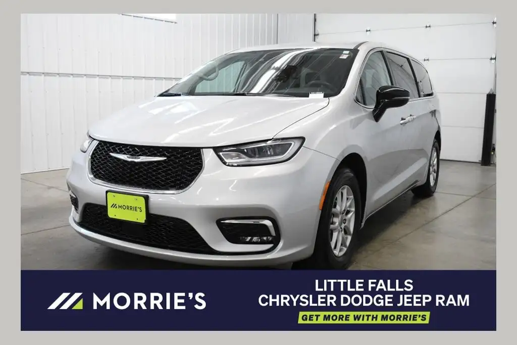 2024 Chrysler Pacifica Touring L's photo