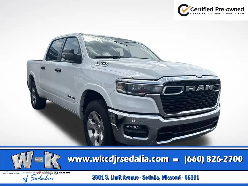 2025 RAM 1500 Big Horn/Lone Star 4x4 Crew Cab 5'7's photo