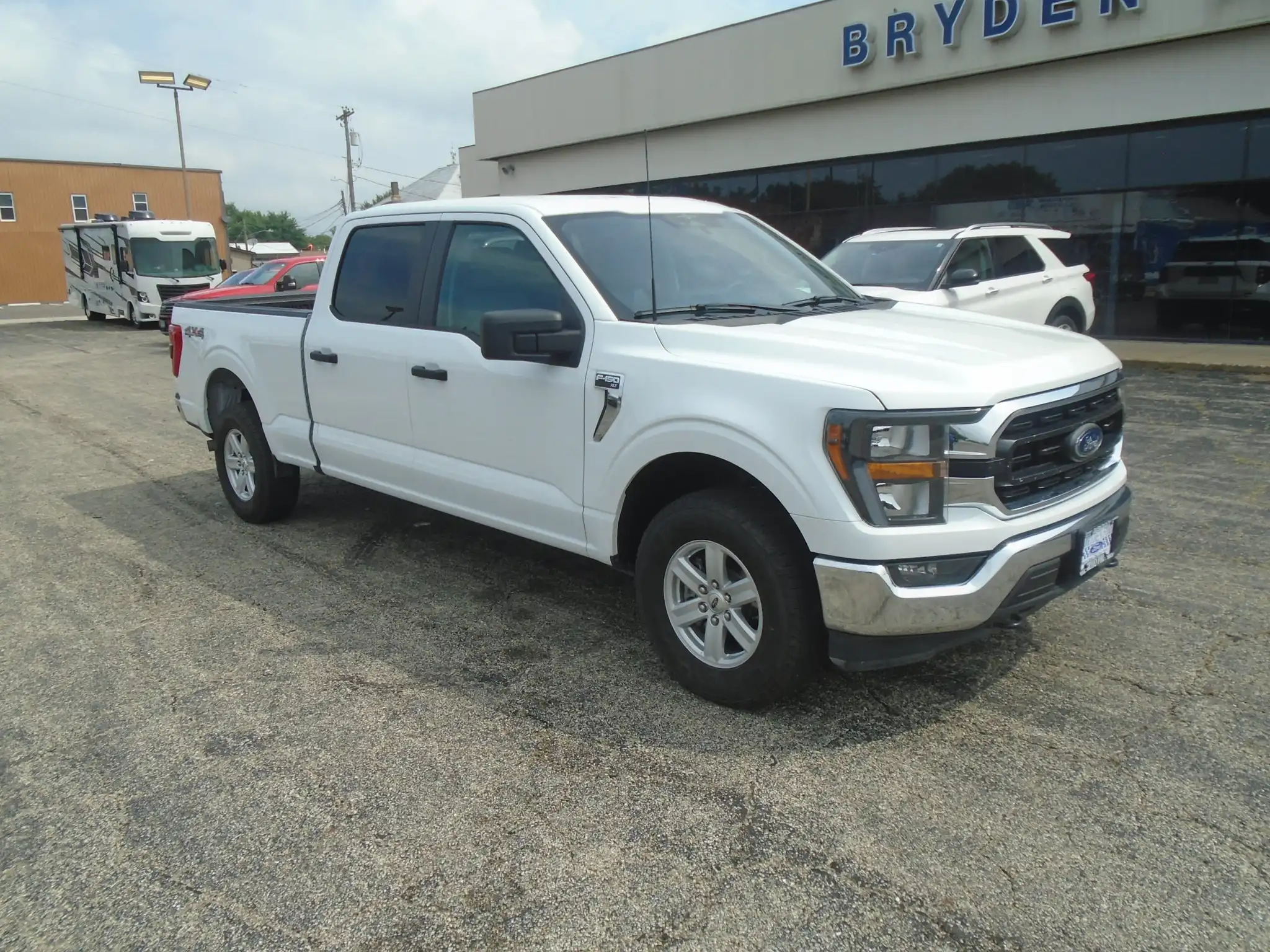 2023 Ford F-150 XLT 4WD SuperCrew 157 in's photo
