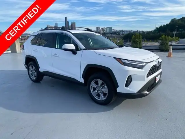 2025 Toyota RAV4 XLE AWD photo 1