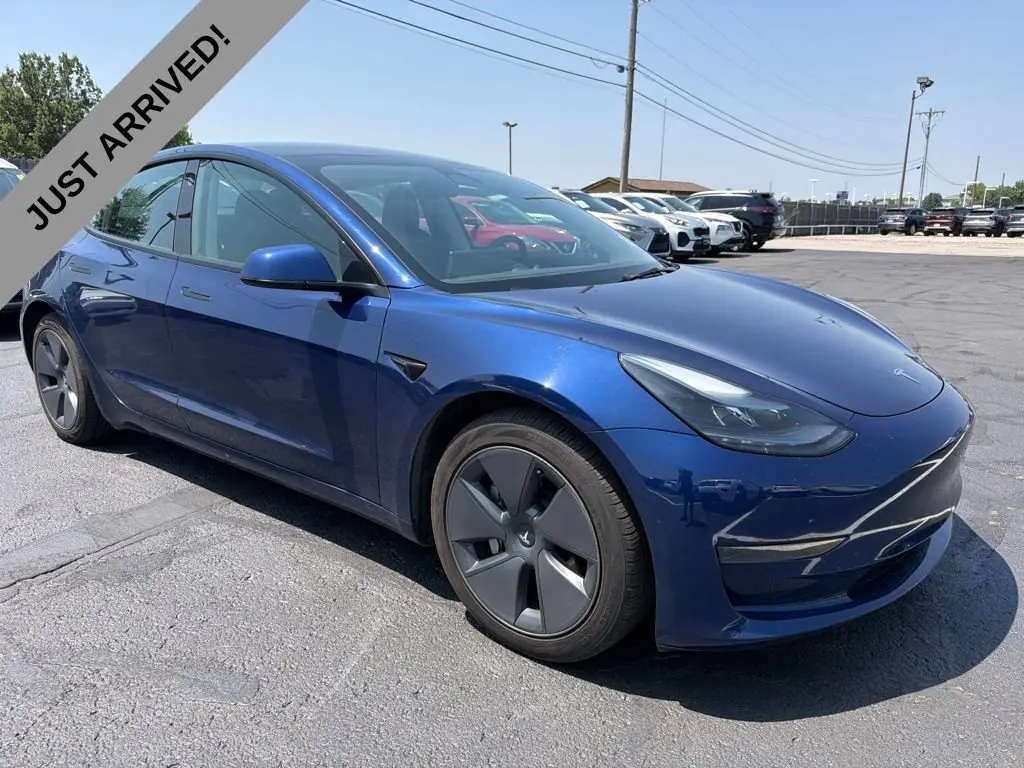 2023 Tesla Model 3 Base photo 3