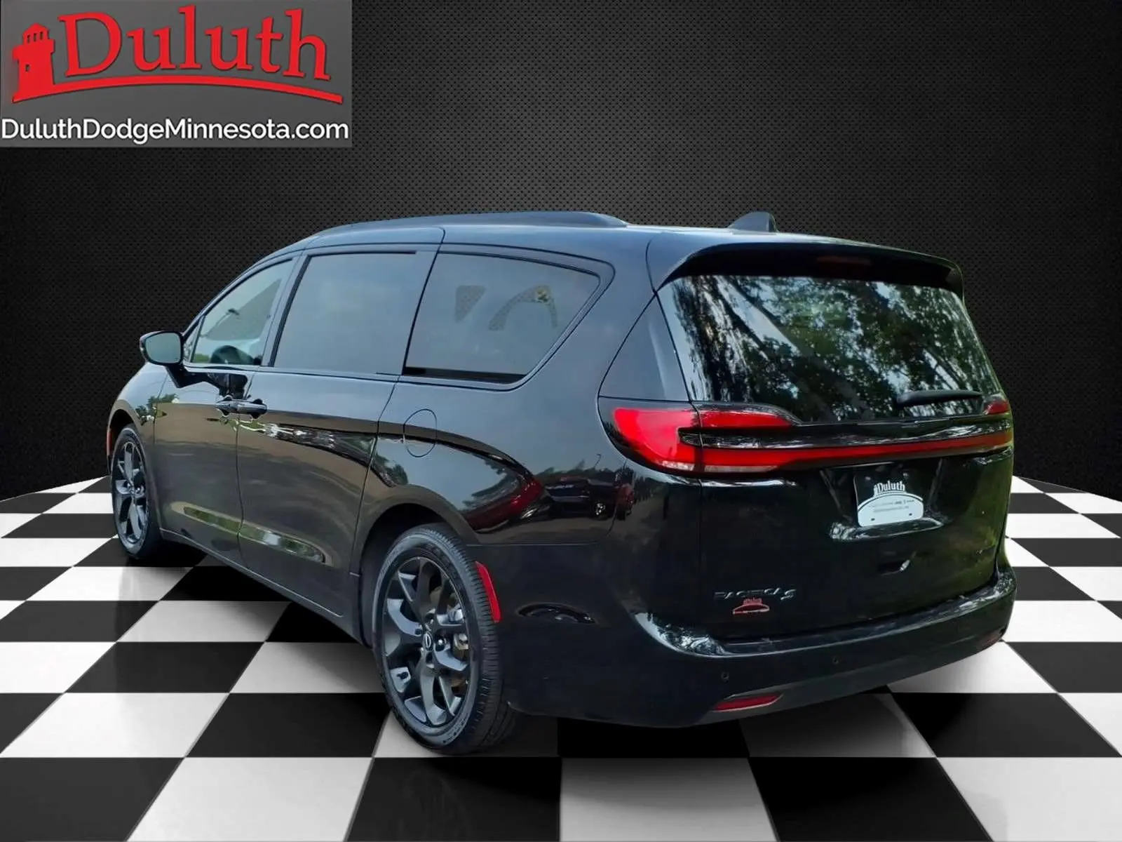 2026 Chrysler Pacifica Limited photo 3