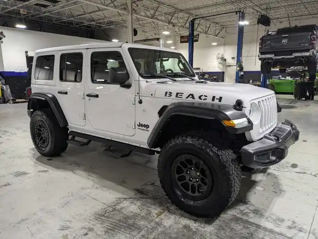 2022 Jeep Wrangler Sport's photo