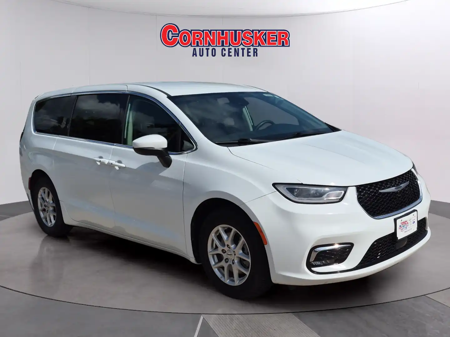 2023 Chrysler Pacifica Touring L's photo