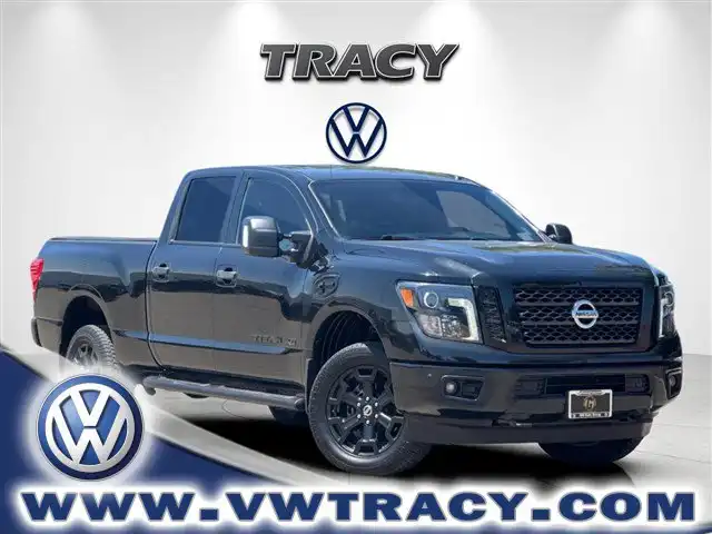 2018 Nissan Titan XD SV Diesel Crew Cab 4x4 SWB's photo