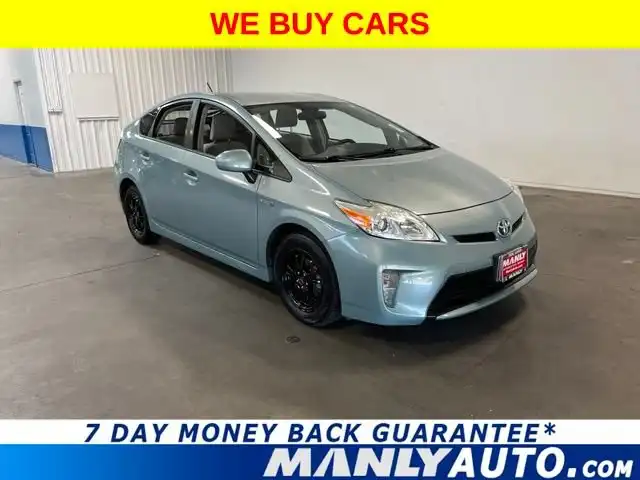 2015 Toyota Prius Three's photo