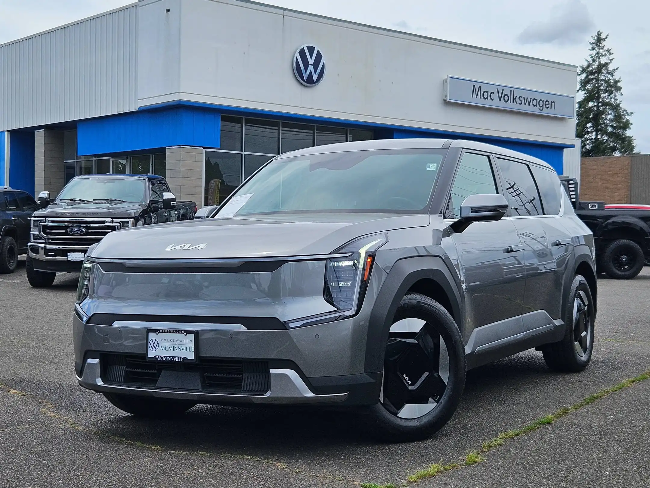 2024 Kia EV9 Light L/R's photo