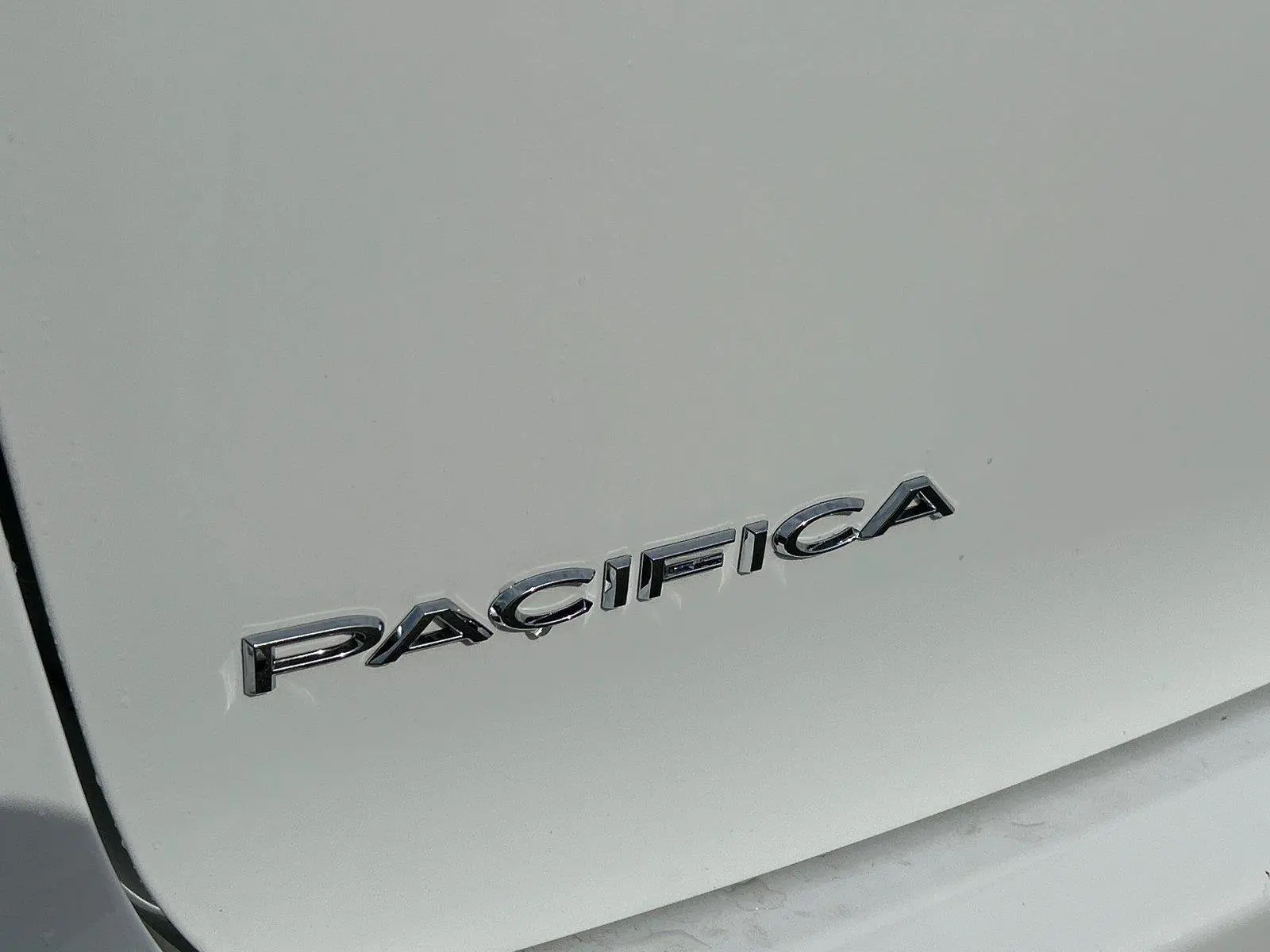 2027 Chrysler Pacifica Select photo 5