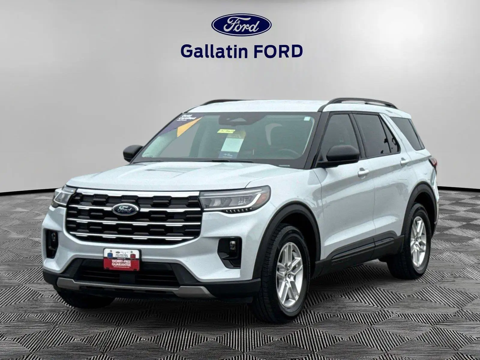 2026 Ford Explorer Active w/100A Pkg photo 1