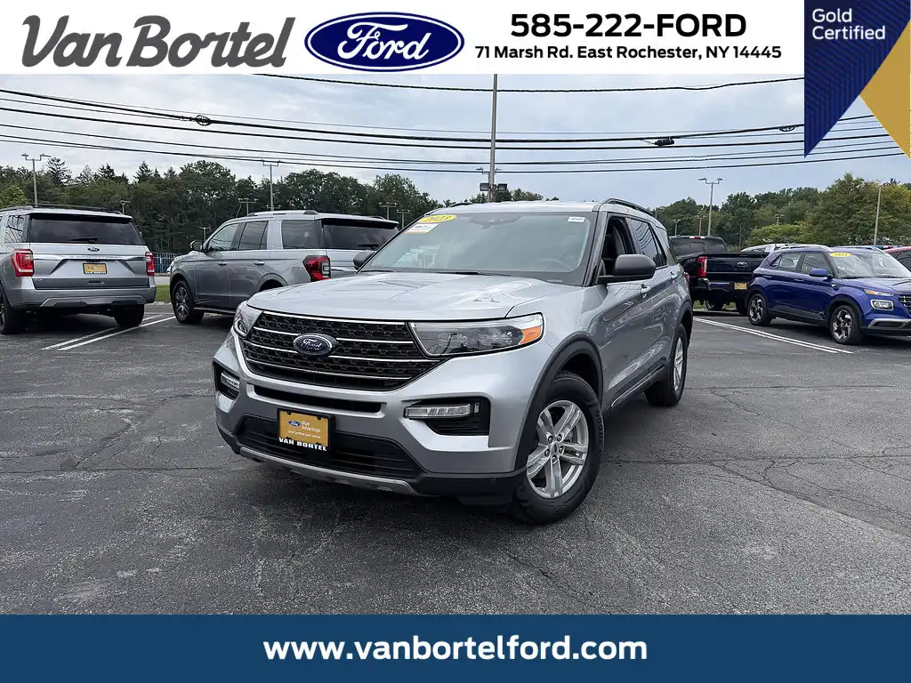 2023 Ford Explorer XLT 4WD's photo