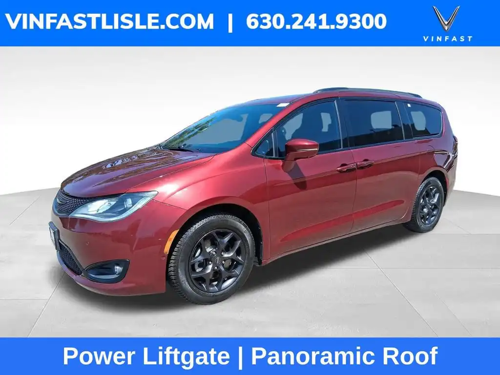 2019 Chrysler Pacifica Limited's photo