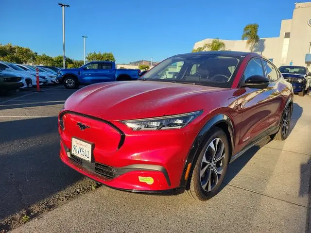 2023 Ford Mustang-Mach-e Premium photo 3