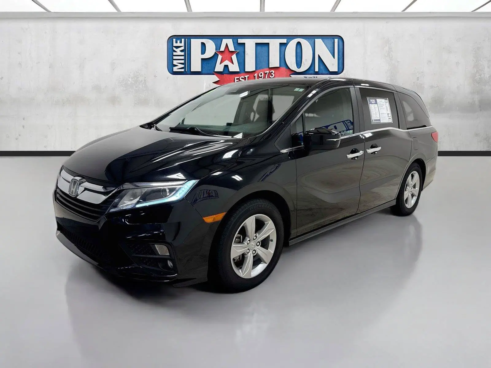 2019 Honda Odyssey EX-L with RES & Navigation photo 3