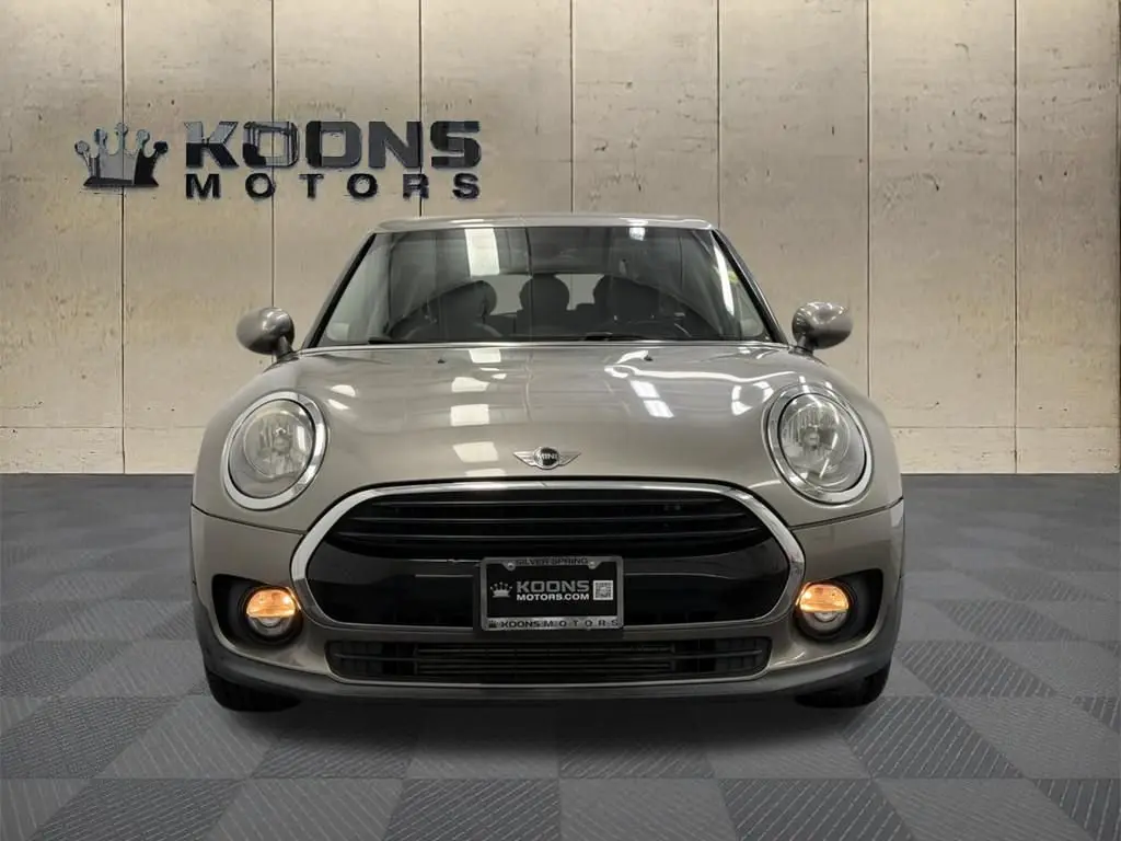 2016 MINI Clubman Cooper photo 3