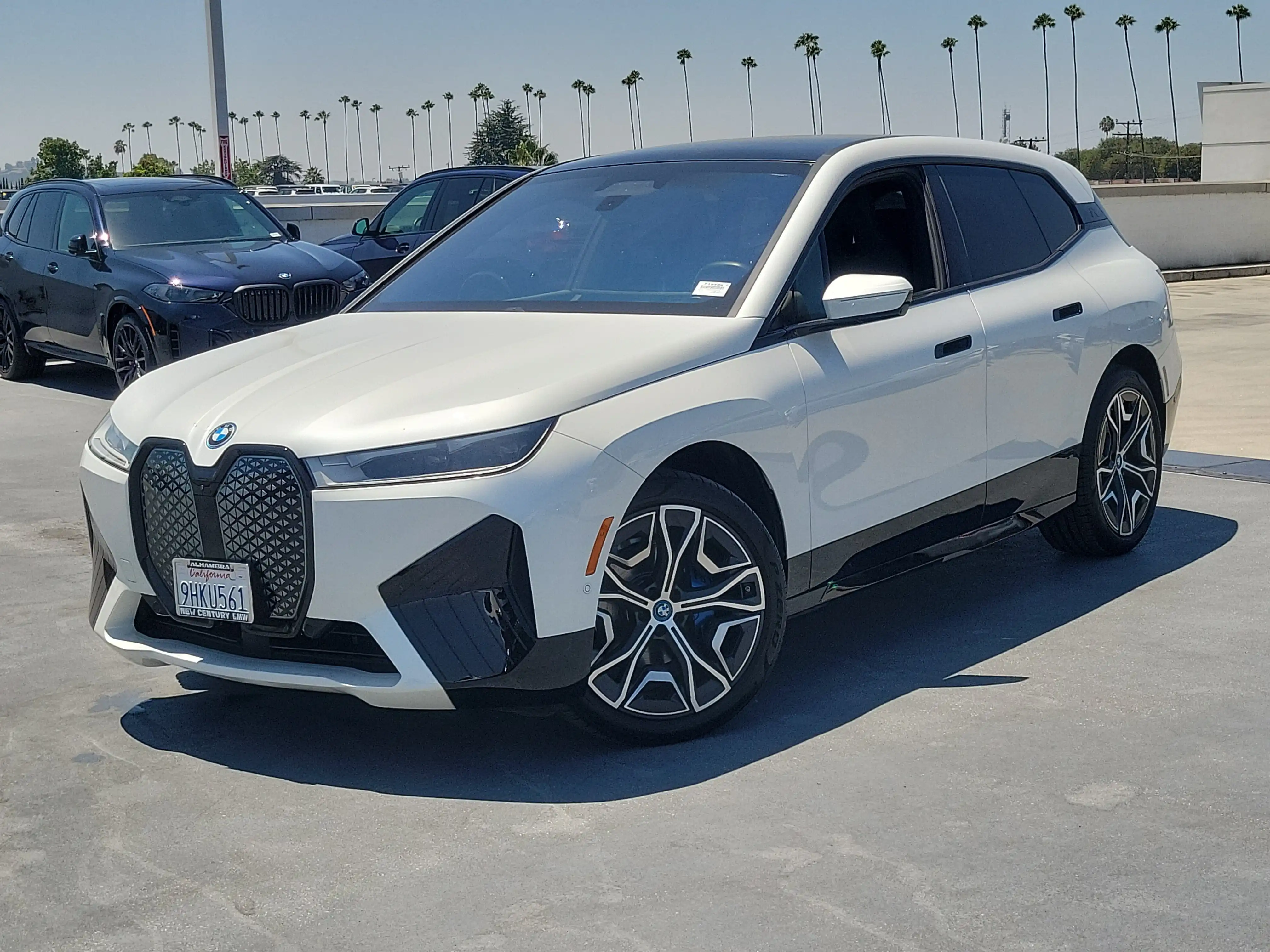 2024 BMW iX xDrive50's photo
