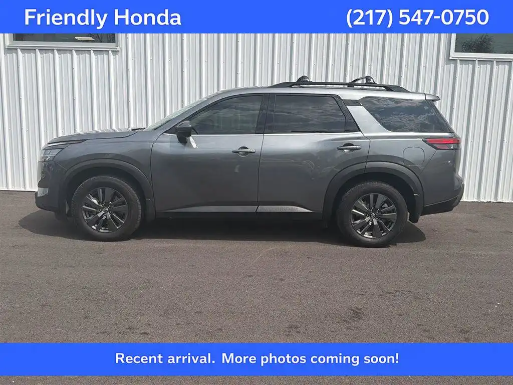 2022 Nissan Pathfinder SV 4WD's photo