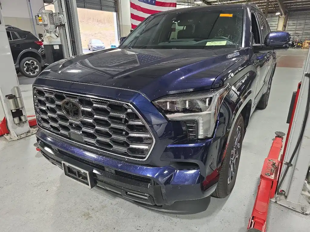2026 Toyota Sequoia Platinum 4WD i-FORCE MAX Hybrid's photo