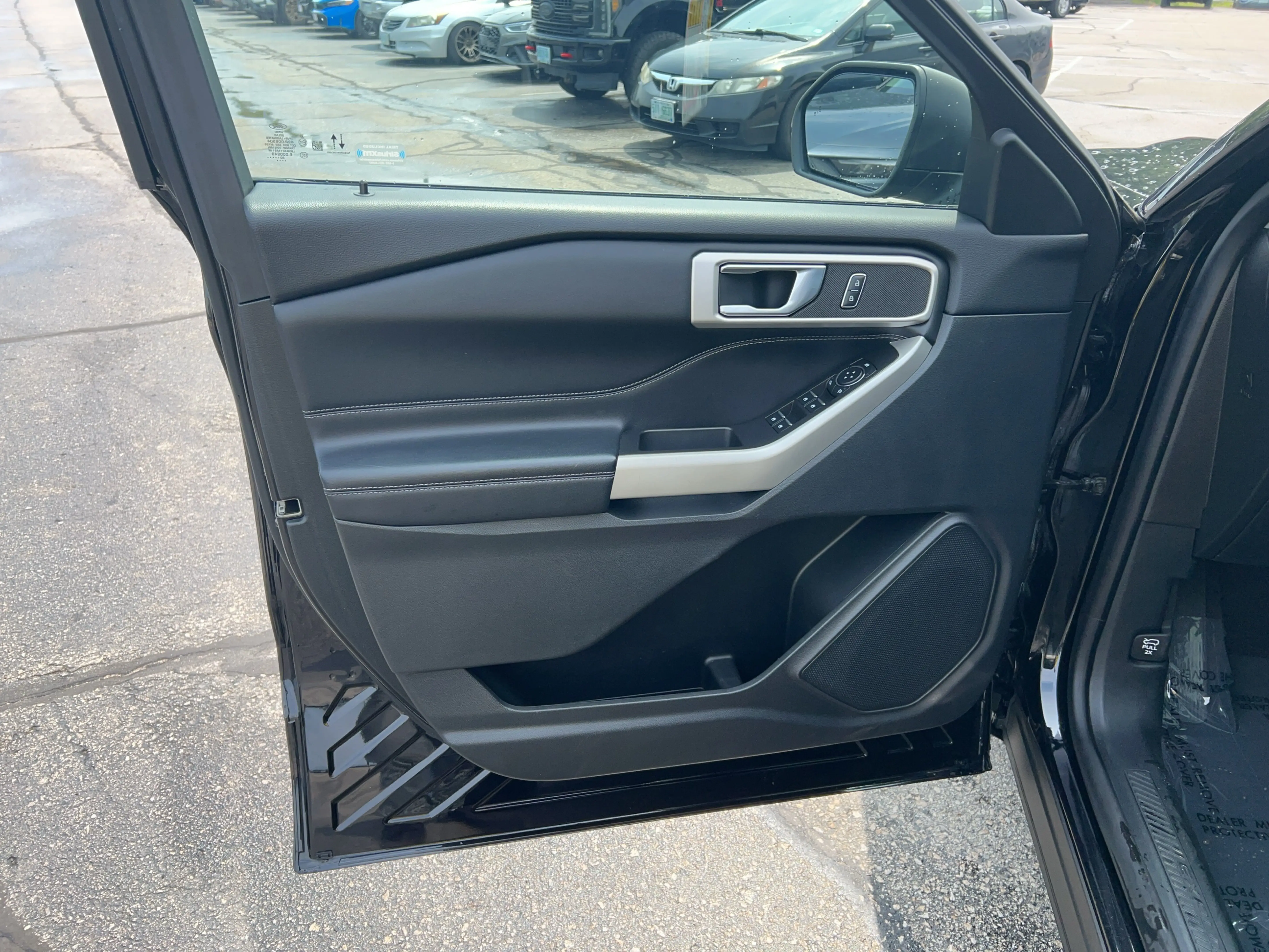 2020 Ford Explorer XLT 4WD photo 5