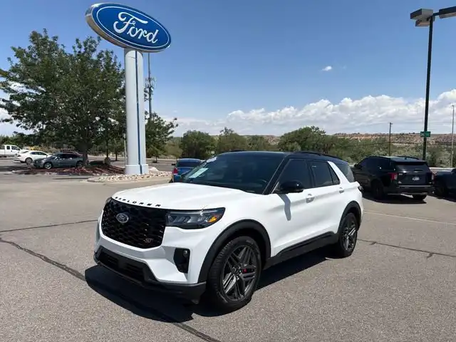 2025 Ford Explorer ST 4WD (PL535)'s photo