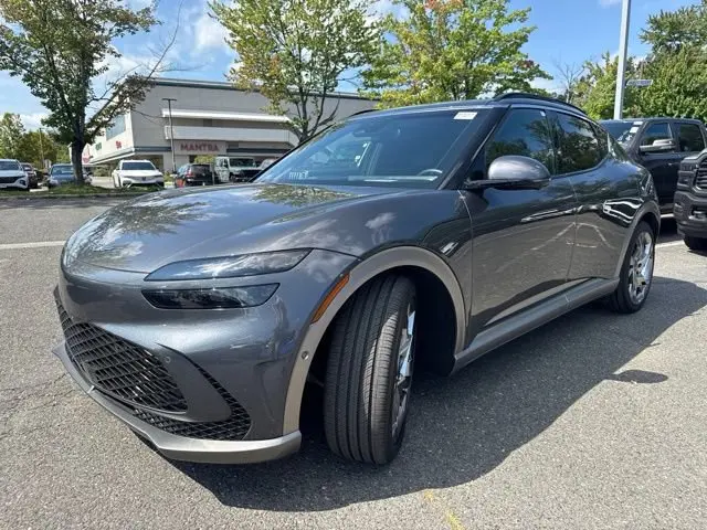 2023 Genesis GV60 Performance AWD photo 3
