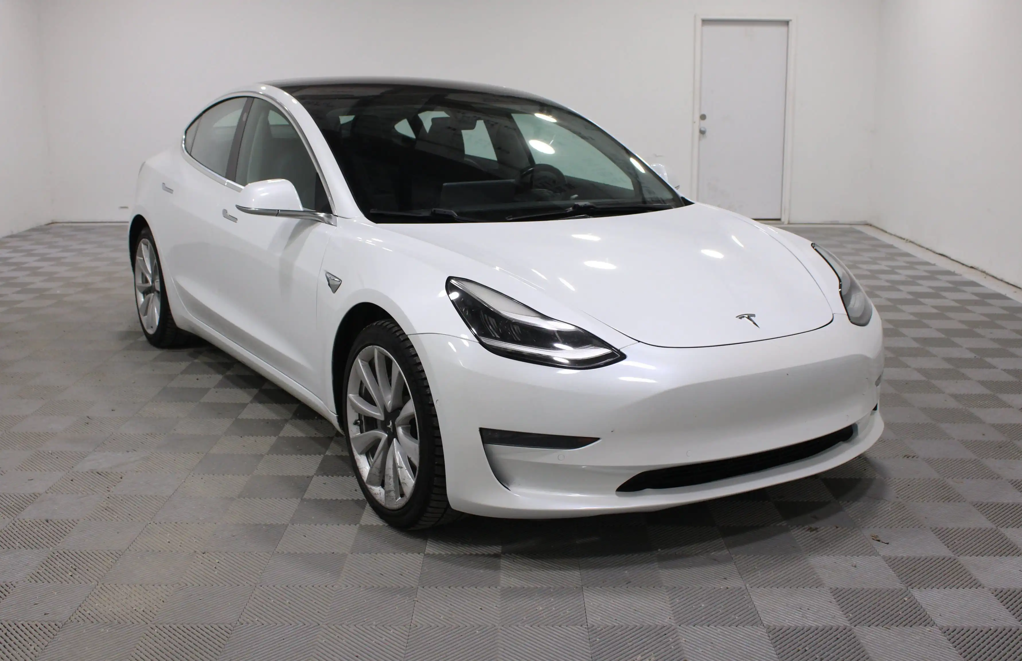 2018 Tesla Model 3 Long Range Dual Motor All-Wheel Drive's photo