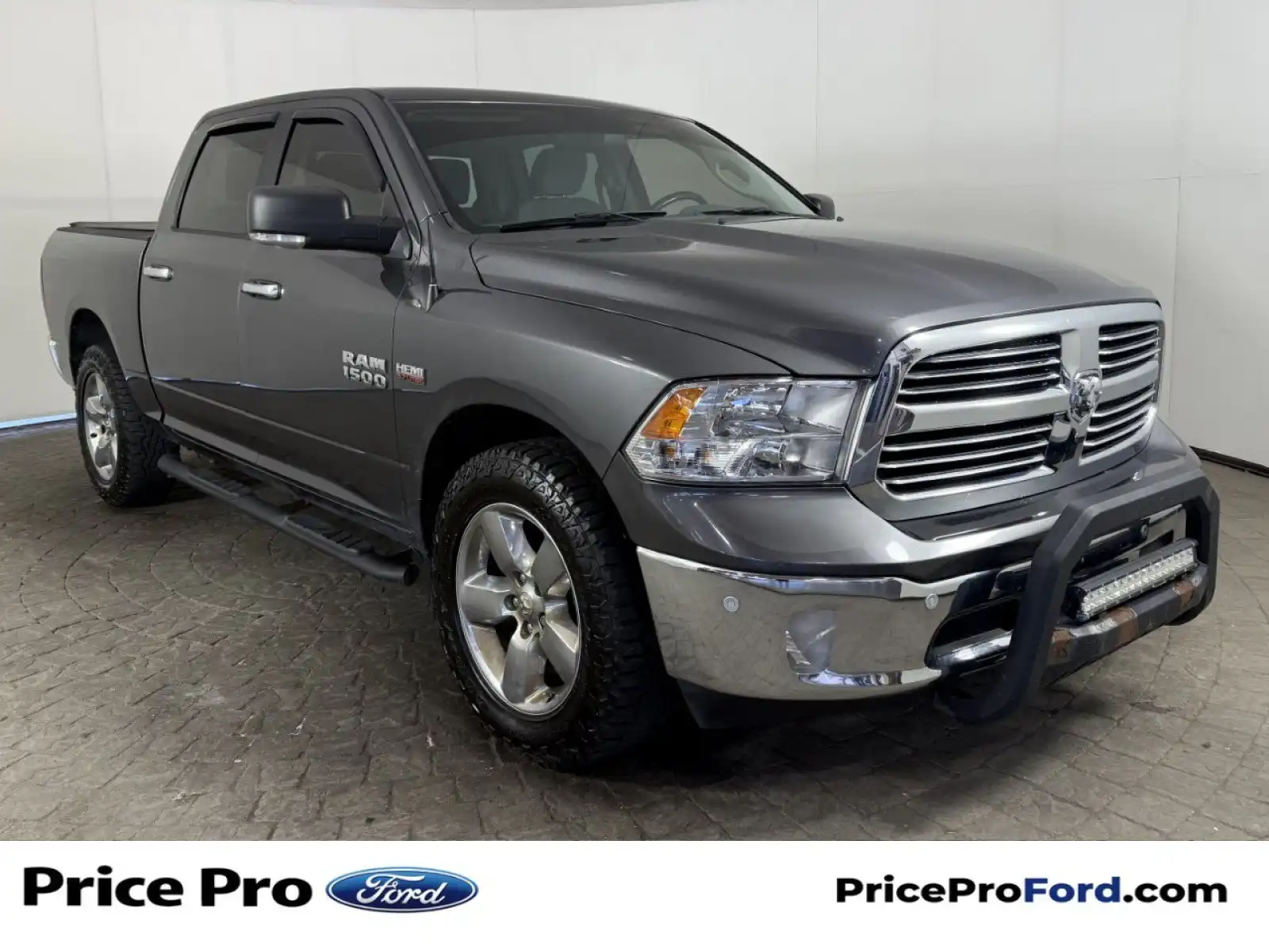 2017 RAM 1500 Big Horn 4x4 Crew Cab 5'7's photo