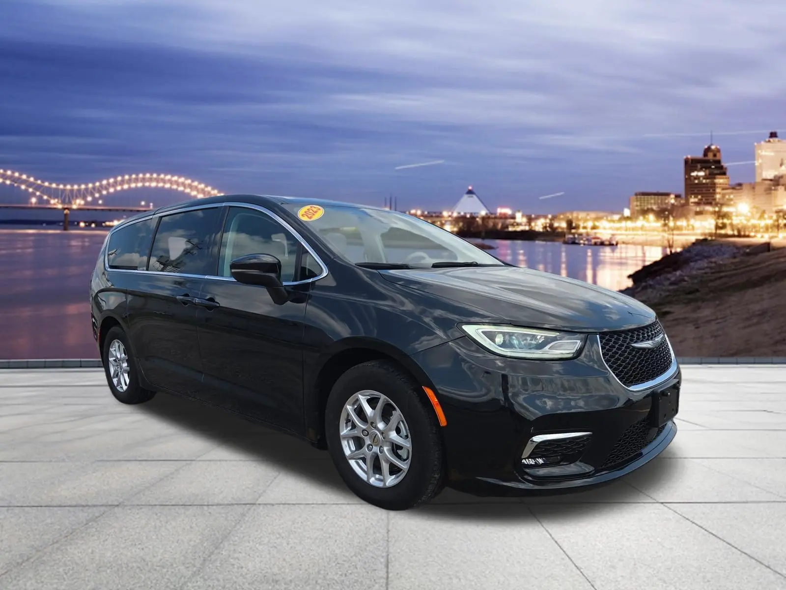 2023 Chrysler Pacifica Touring L photo 4