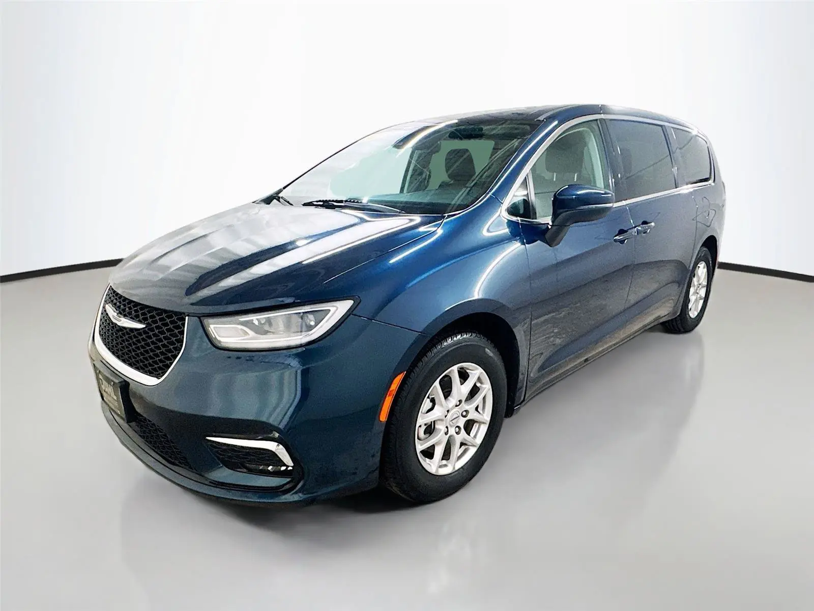 2023 Chrysler Pacifica Touring L photo 4