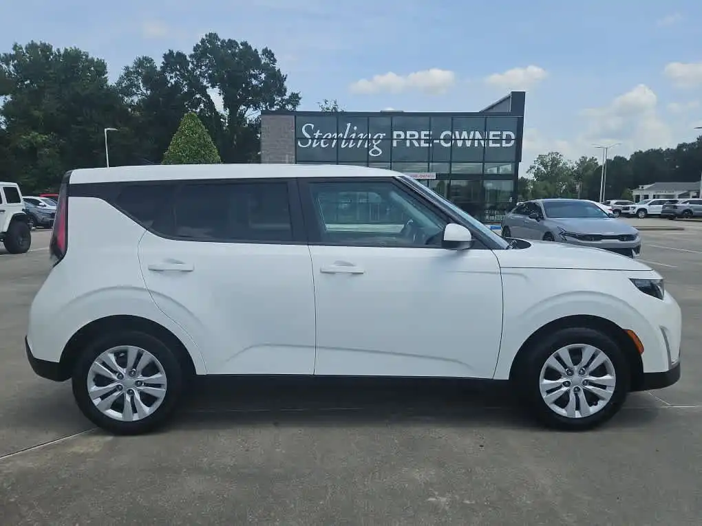 2023 Kia Soul 2.0L LX IVT's photo