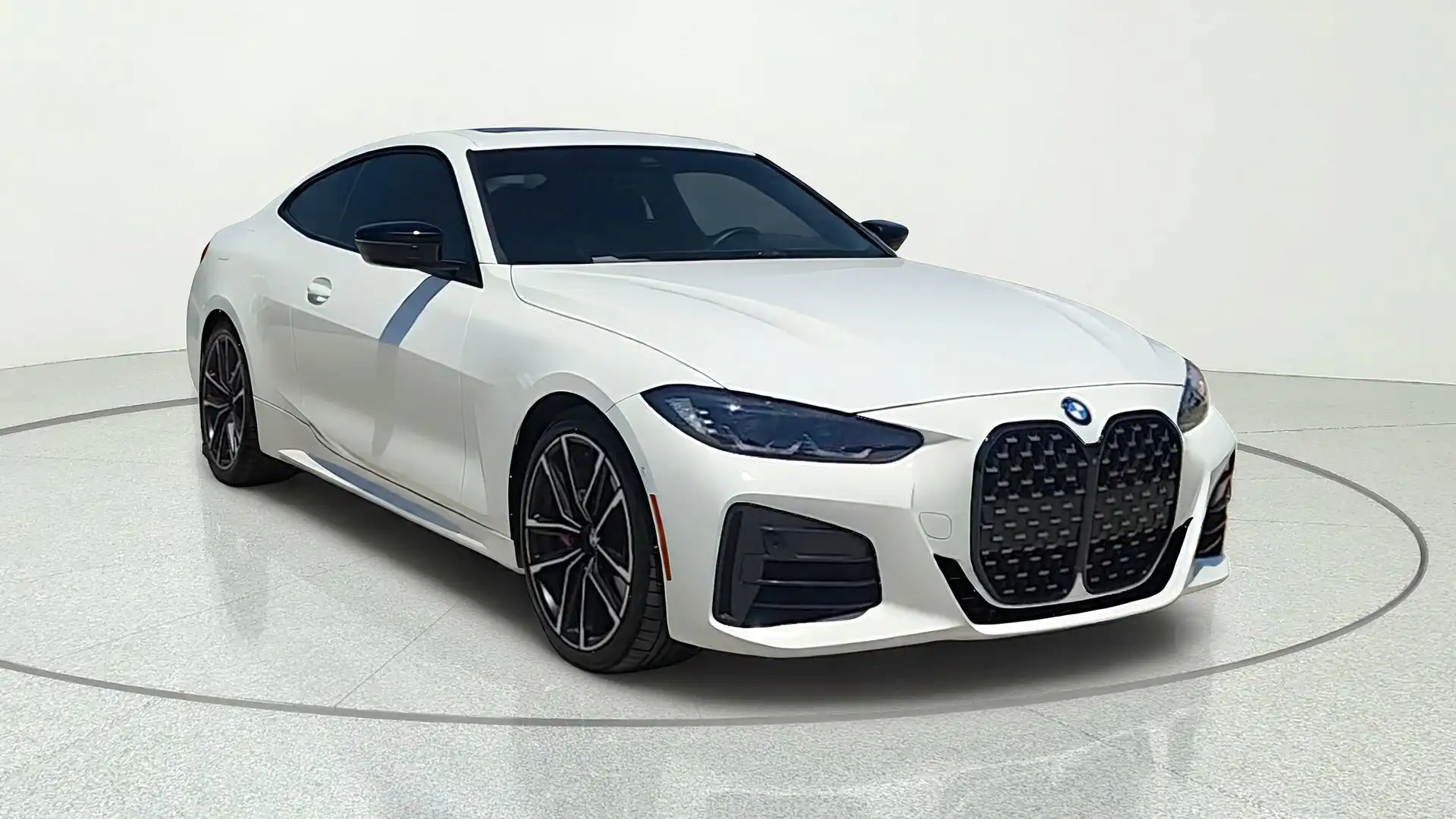 2022 BMW 4 Series M440i Coupe's photo