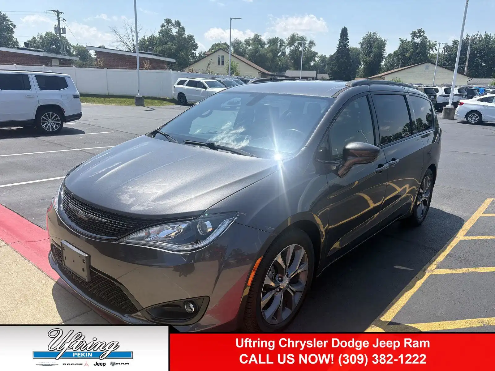 2018 Chrysler Pacifica Touring L Plus's photo