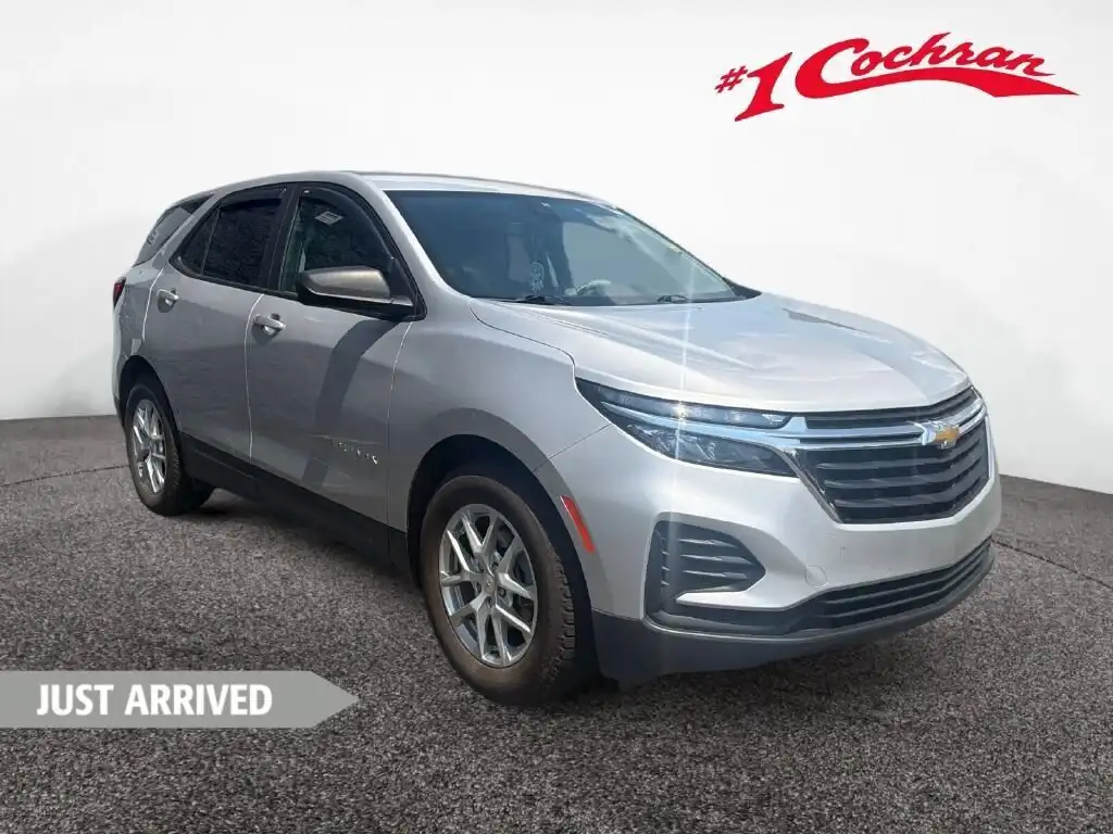 2022 Chevrolet Equinox LS's photo