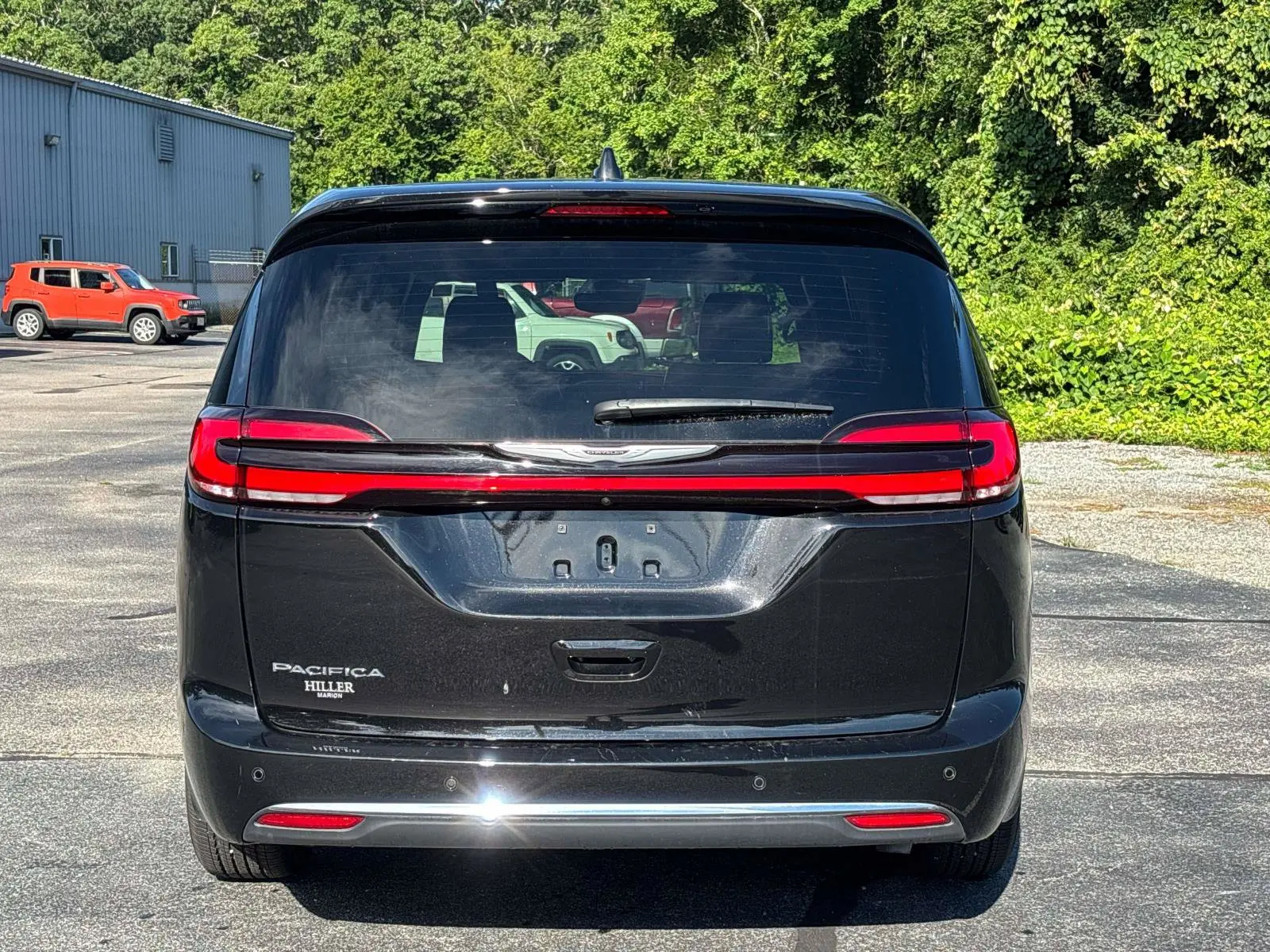 2025 Chrysler Pacifica Select photo 4